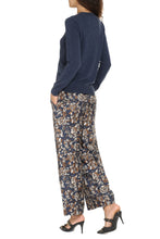Load image into Gallery viewer, Bimba crew-neck cashmere sweater
