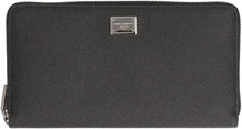 Load image into Gallery viewer, Leather zip around wallet
