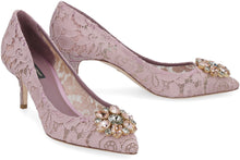 Load image into Gallery viewer, Bellucci lace pumps
