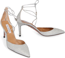 Load image into Gallery viewer, Cherry pointy-toe pumps
