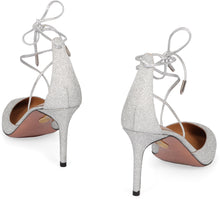 Load image into Gallery viewer, Cherry pointy-toe pumps
