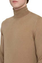 Load image into Gallery viewer, Turtleneck wool pullover
