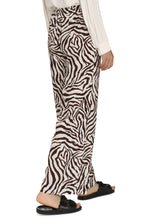 Load image into Gallery viewer, Silk trousers
