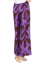 Load image into Gallery viewer, Printed silk pants

