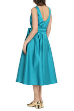Load image into Gallery viewer, Midi dress with belt
