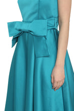 Load image into Gallery viewer, Midi dress with belt
