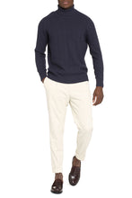 Load image into Gallery viewer, Turtleneck wool pullover

