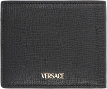Load image into Gallery viewer, Medusa Biggie grainy leather wallet
