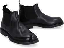 Load image into Gallery viewer, Leather Chelsea boots
