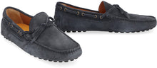 Load image into Gallery viewer, Suede loafers
