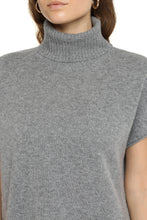 Load image into Gallery viewer, Fabio knitted vest
