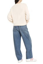 Load image into Gallery viewer, Long sleeve crew-neck sweater
