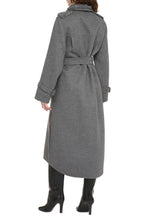 Load image into Gallery viewer, Double-breasted wool coat

