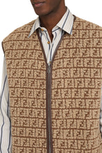 Load image into Gallery viewer, Knitted wool vest
