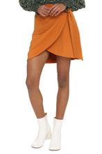 Load image into Gallery viewer, Crepe mini skirt
