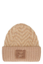 Load image into Gallery viewer, Beanie hat in alpaca
