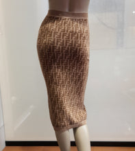 Load image into Gallery viewer, Velvet pencil skirt
