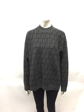 Load image into Gallery viewer, Long sleeve crew-neck sweater
