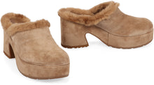 Load image into Gallery viewer, Lyss suede mules
