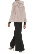 Load image into Gallery viewer, Faux fur coat
