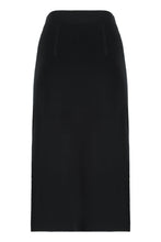 Load image into Gallery viewer, Sure! The translation from Italian (IT) to English (EN) for "Gonna in maglia" is "Knit skirt".
