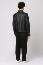 Load image into Gallery viewer, Straight leg jeans
