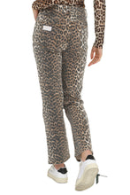 Load image into Gallery viewer, Betzy cropped jeans
