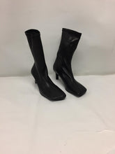 Load image into Gallery viewer, Leather ankle boots
