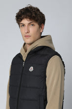 Load image into Gallery viewer, Contrin Full zip down vest
