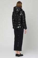 Load image into Gallery viewer, Barante short down jacket
