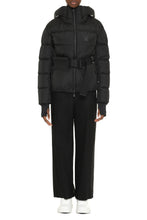 Load image into Gallery viewer, Bouquetin short down jacket

