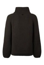 Load image into Gallery viewer, Wool turtleneck sweater
