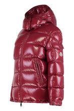 Load image into Gallery viewer, Short down jacket Maire with hood
