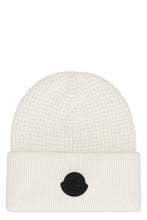 Load image into Gallery viewer, Cap with logo in cotton
