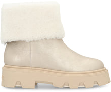 Load image into Gallery viewer, Stivaletti in shearling Aurea
