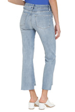 Load image into Gallery viewer, Le Crop Mini Boot  jeans
