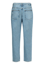 Load image into Gallery viewer, Straight leg jeans

