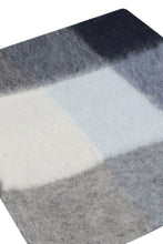 Load image into Gallery viewer, Multicolor knitted scarf
