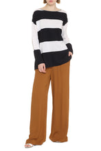 Load image into Gallery viewer, Striped sweater
