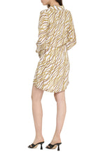 Load image into Gallery viewer, Printed shirtdress
