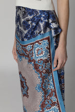 Load image into Gallery viewer, Nuevo printed silk skirt
