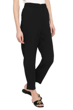 Load image into Gallery viewer, Cropped pants
