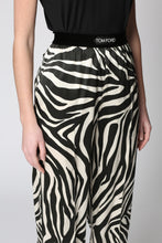 Load image into Gallery viewer, Printed silk pants
