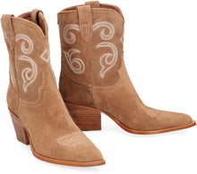 Load image into Gallery viewer, Perla western-style boots

