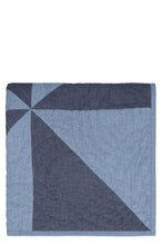 Load image into Gallery viewer, Patchwork quilts

