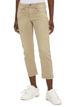 Load image into Gallery viewer, Boyfriend-fit straight-leg jeans
