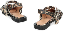 Load image into Gallery viewer, Feminine Fabric slingback pumps
