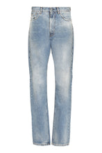Load image into Gallery viewer, Straight leg jeans

