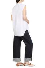 Load image into Gallery viewer, Cotton blouse
