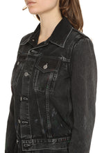 Load image into Gallery viewer, Denim jacket
